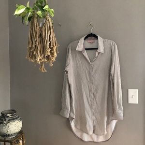 Long, stripped blouse